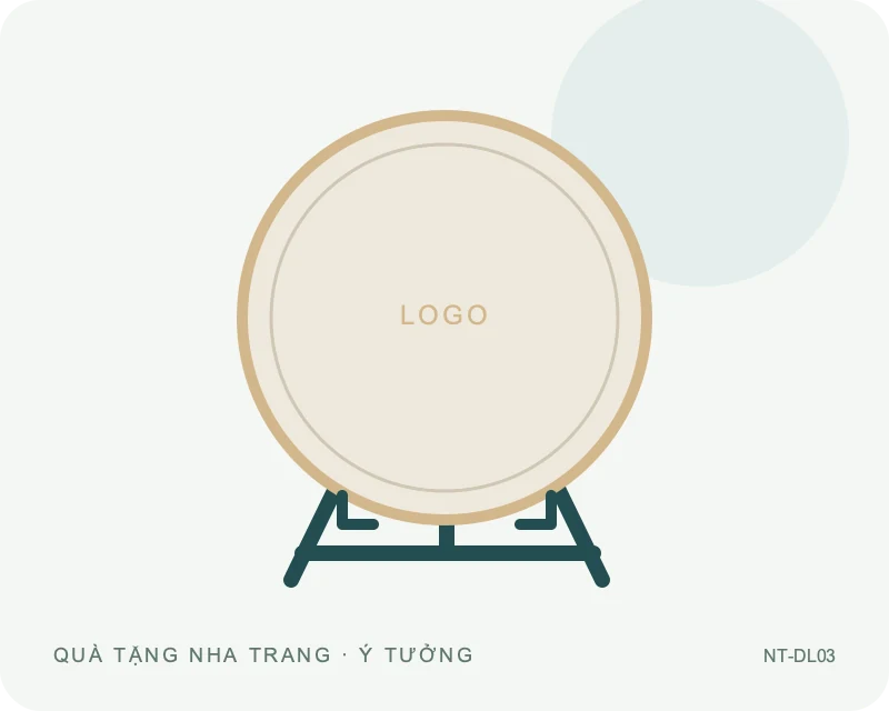 Đĩa lưu niệm kèm chân đỡ — minh họa mẫu quà