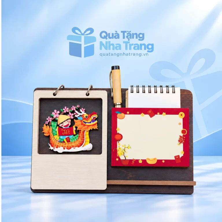 Lịch gỗ hai khoen họa tiết rồng và em bé
